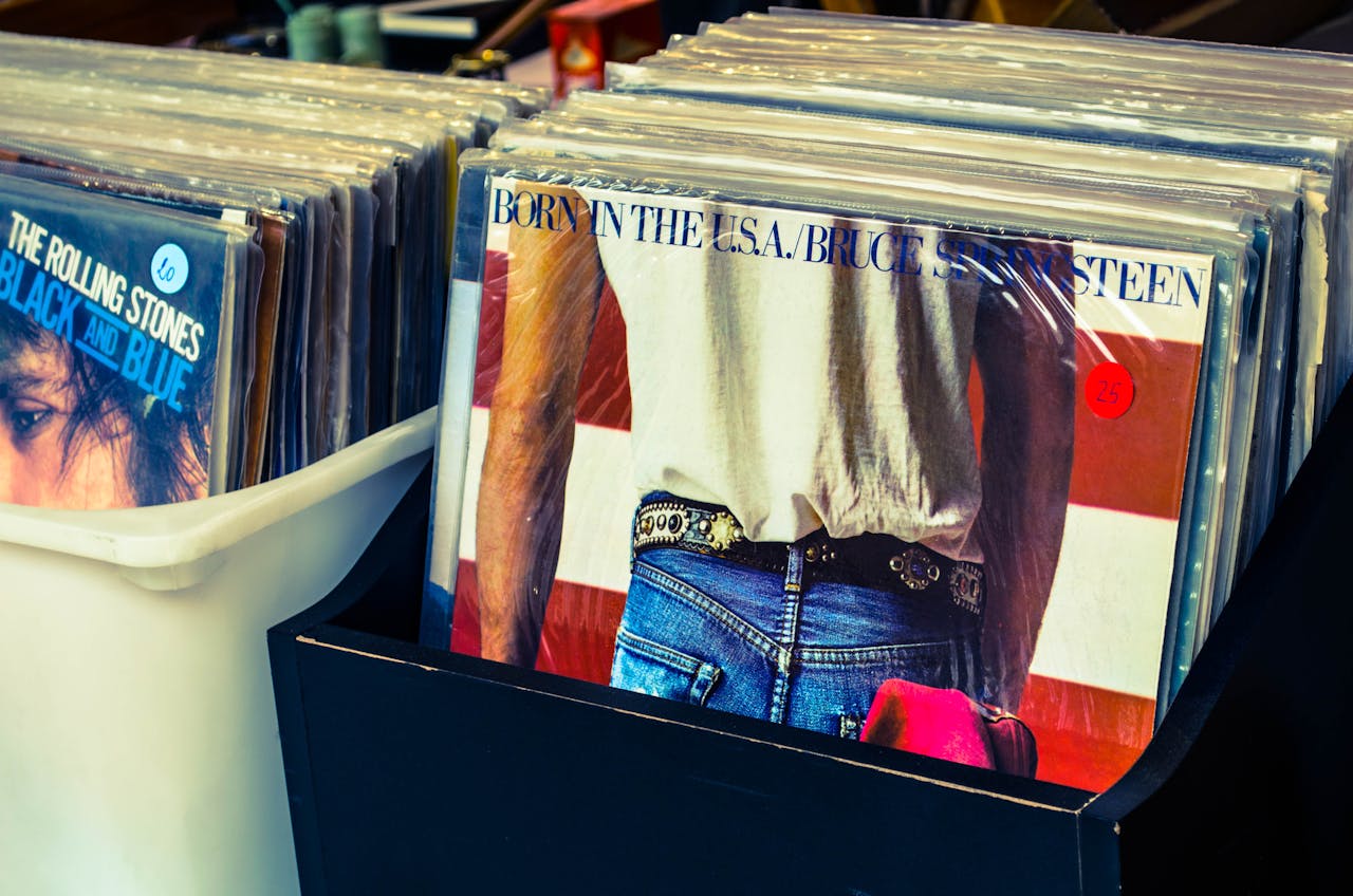 We Buy Secondhand – No Collection Too Large